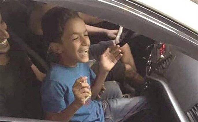 الرواية الكاملة للطّفل الذي هزّ أمن المطار: «ما بقى عيدها!»