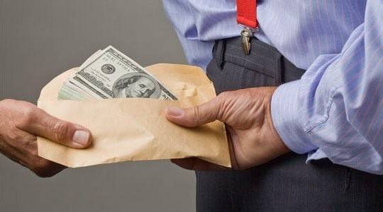 600 ألف دولار شهرياً للوزير!
