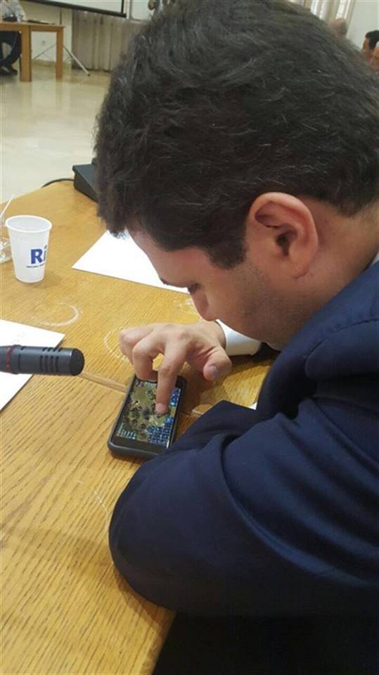 نديم الجميل يكشف من صوره هذه الصورة ويرد بقوة