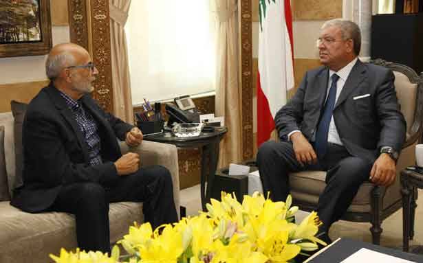 المشنوق بحث وشهيّب ملف نفايات المتن وكسروان
ودعا البلديّات المعنيّة الى اجتماع مطلع الأسبوع المقبل