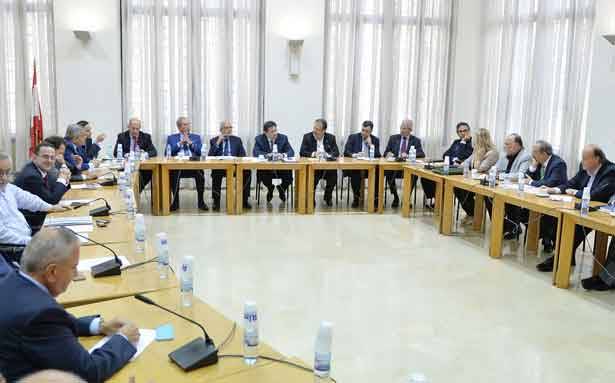 «لجنة المال» : ضرورة رفع النفايات من الشارع من دون شروط
بقرادونيان انسحب رافضاً اجتماع النواب الذين يتسلّون