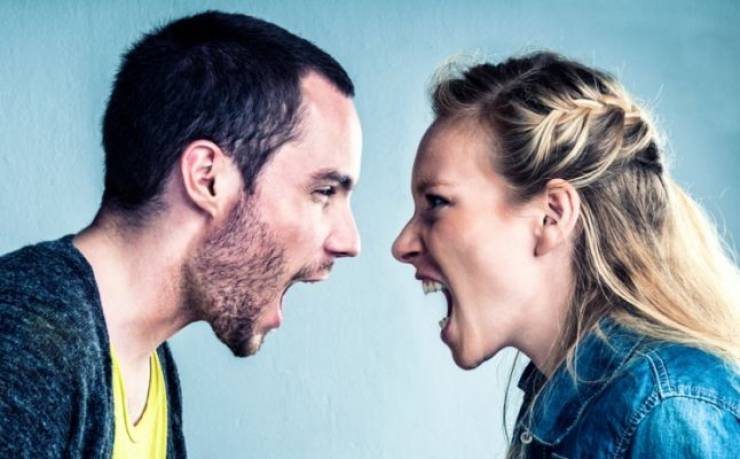 عبارات لا يجب أن تعايري زوجك بها