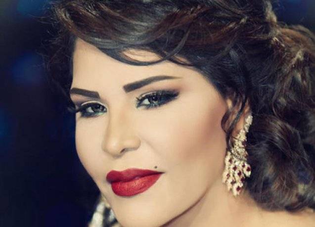 أحلام تتعرض للسرقة في باريس