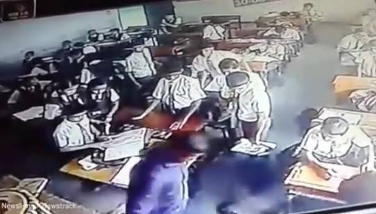 فيديو مروع .. شاهدوا وحشية هذا المدرس مع تلميذه !