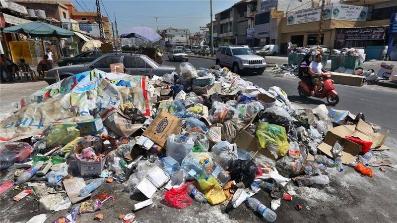 نفايات كسروان ترمى في جبيل!