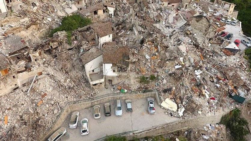 بالصورة - شارلي إيبدو تعود الى الواجهة... وهذه المرة من باب إيطاليا