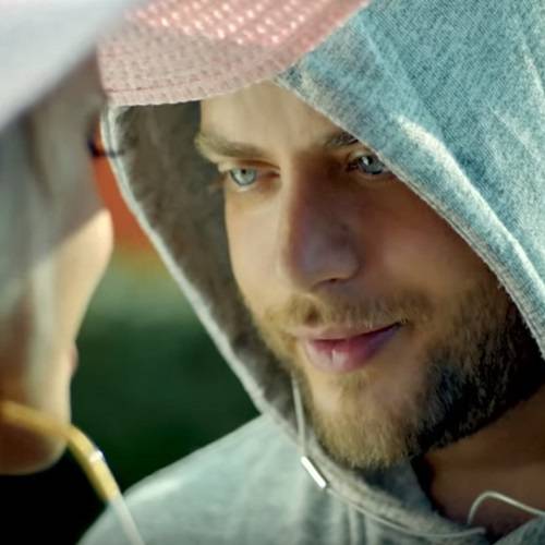 عامر زيان يحقق ربع مليون مشاهدة في أسبوع