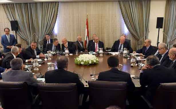 التعليق .. هل أدخل الحوار بدائرة الخطر حتى جلاء أزمة الحكومة؟