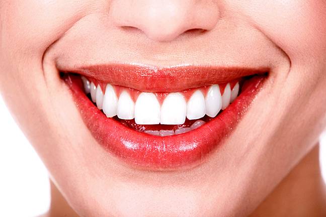 3 فواكه تخلصك من رائحة الفم الكريهة
