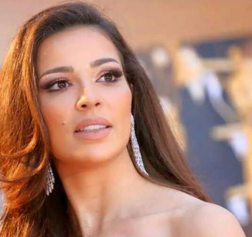 بالصورة.. اليكم شبيهة نادين نسيب نجيم!