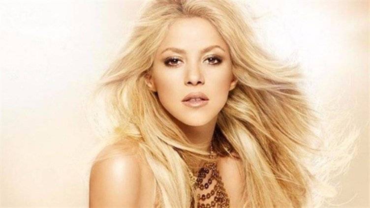 شاكيرا تنشر صورة والدها اللبناني في مرة نادرة مع والدتها.. تعرفوا اليه!