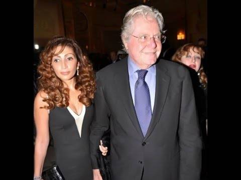 حسين فهمي طرد طليقته الضريرة من منزلها!