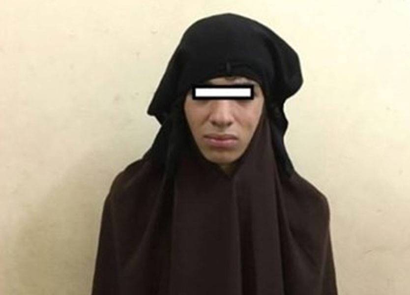 تخفّى بالنقاب ليتحرّش بالسيّدات.. فماذا حصل عندما اكتشفوه؟