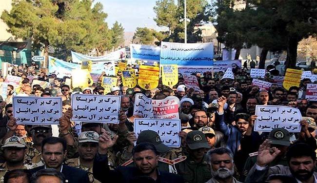 أكثر من مليوني متظاهر بأنحاء ايران الجمعة تنديدا بجرائم آل سعود وآل خليفة