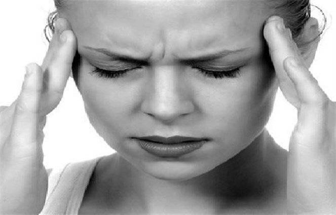 8 أسباب تجعل النساء أكثر عرضة للصداع النصفي