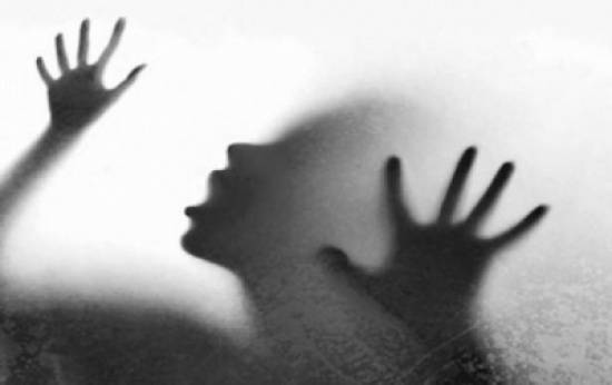 بعد اغتصاب سيدة داخل حمام.. قاضٍ يفجّر مفاجأة