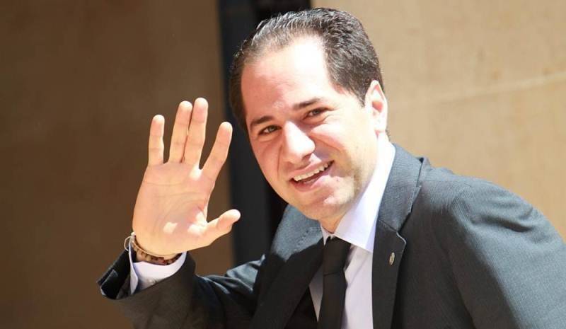 بالصور: سامي الجميّل يدخل القفص الذهبي.. من هي عروسه الشقراء؟