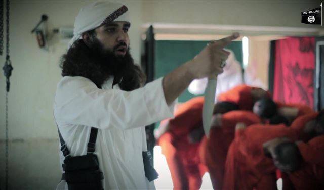 بالصور.. داعش يضحي بـ19 شخصاً كالمواشي!