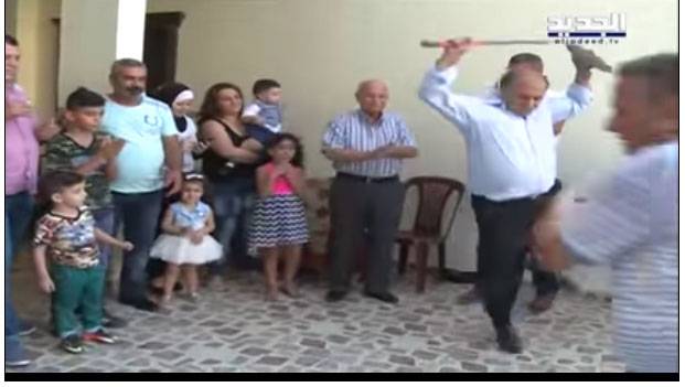 بالفيديو الجبل تحول لساحة حرب في العيد