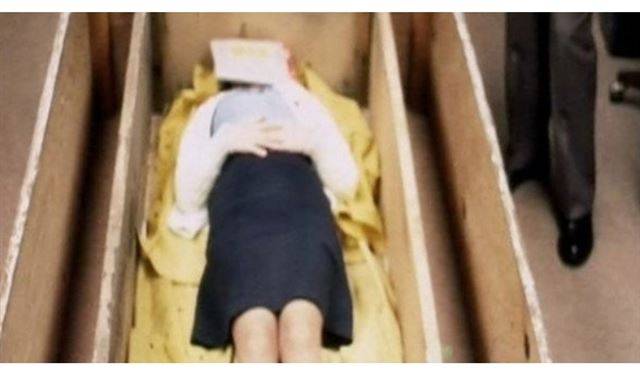 زوجان يخطفان فتاة ويضعانها داخل تابوت لمدة 7 سنوات لهذا السبب المرعب!