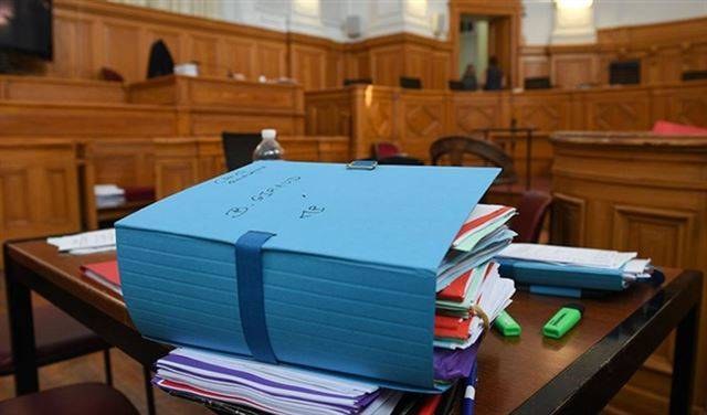 اتهام ثلاث نساء بمحاولة تفجير سيارة مفخخة في باريس