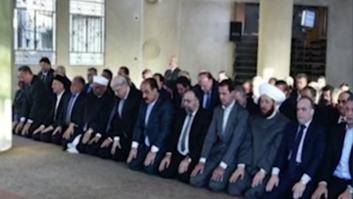 الرئيس بشار الأسد يؤدي صلاة عيد الأضحى في داريا