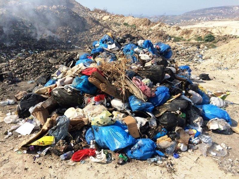 نفاياتٌ تنقل سرًّا.. من بكفيا إلى جبيل!