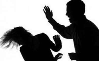 فتاة “تواعد” عشقيها وتتفاجأ بشقيقها يحضر في الموعد!