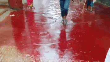 مدينة كاملة تغرق وسط أنهار من الدماء!