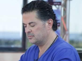 بالصورة: راغب علامة يتلقى قبلة من...!