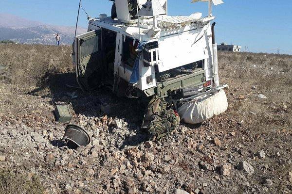 بالصور: انفجار لغم بآلية للقوة الإسبانية في الجنوب