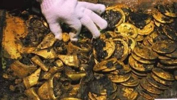 ما قصة الطفلة التي اكتشف في قبرها 17 كيلو ذهب..تفاصيل