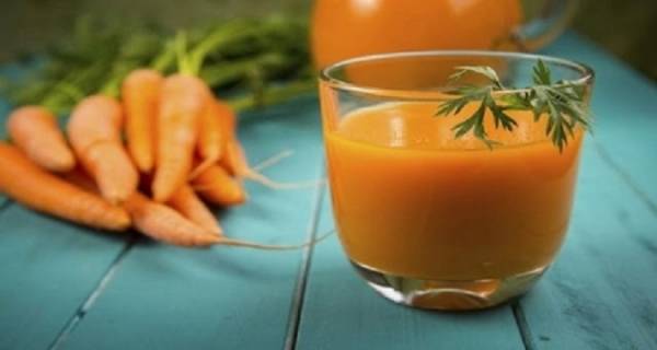 شربت عصير الجزر يومياً لمدة 8 أشهر و النتيجة أغرب من الخيال