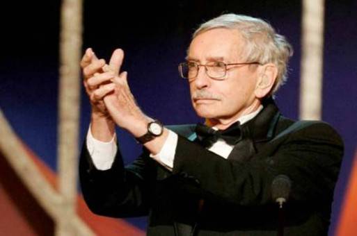وفاة الكاتب المسرحي إدوارد ألبي عن 88 عاما