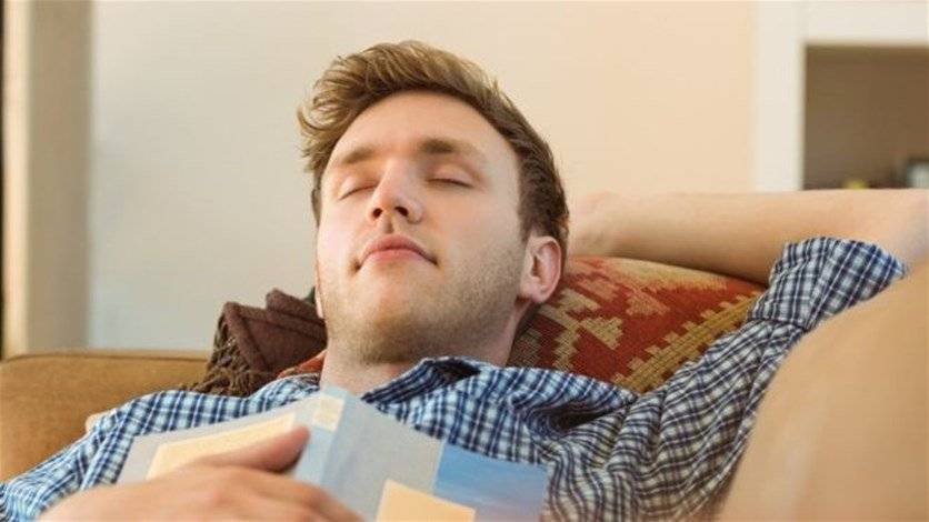 القيلولة الطويلة خلال النهار دلالة على مرضٍ مزمن