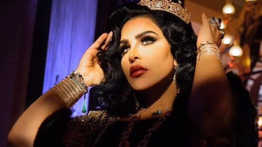 بالفيديو: امرأة تهدّد أحلام بقتلها ورميها للكلاب.. من تكون؟