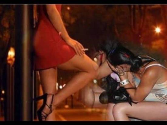 اعتقال مذيعة وزوجة فنان شهير بسبب حيازة مخدرات وأفلام إباحية