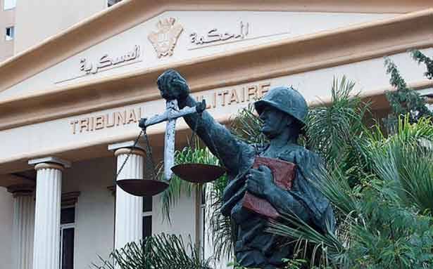 تلميذ جامعي رفاقه من «الدواعش»