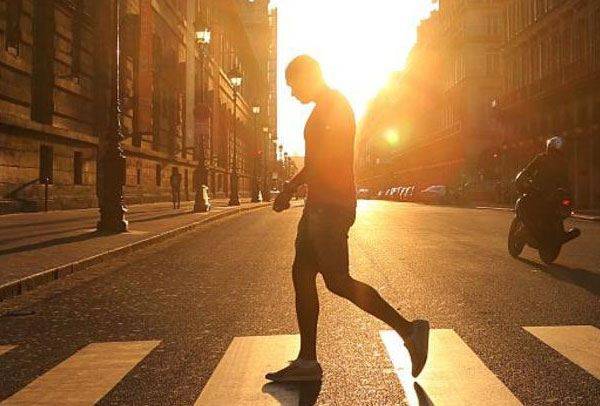 هكذا تكشف المجرم من طريقة مشيته