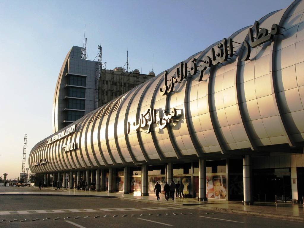 نقلت جثمان ابنها فمات ابنها الآخر على الطائرة.. إليكم القصة!؟