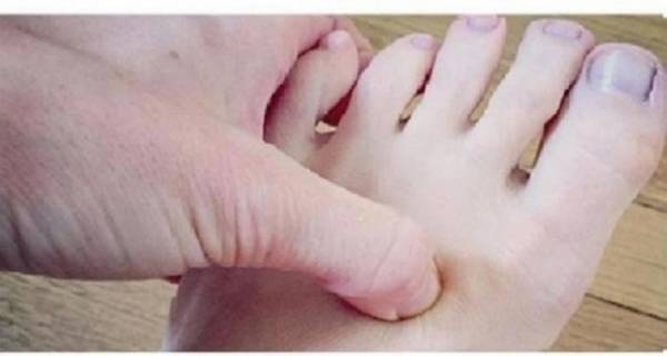 شاهد بالفيديو ... هل تعلم ماذا سيحدث لجسمك اذا ضغطت على هذه النقطة مدة 3 دقائق .. مفاجأة