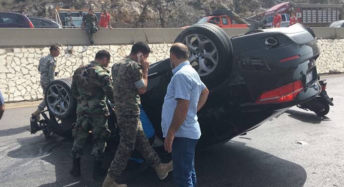 جرح 3 ضباط إثر حادث مروع عند مدخل طرابلس