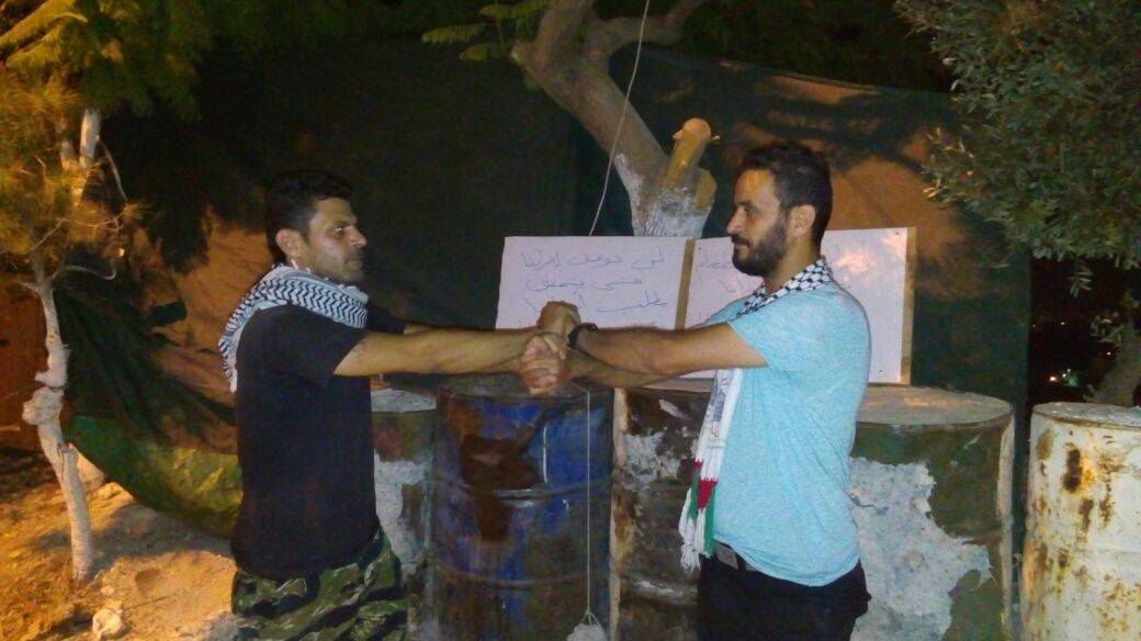 ناشطان فلسطينيان يضربان عن الطعام.. والسبب؟