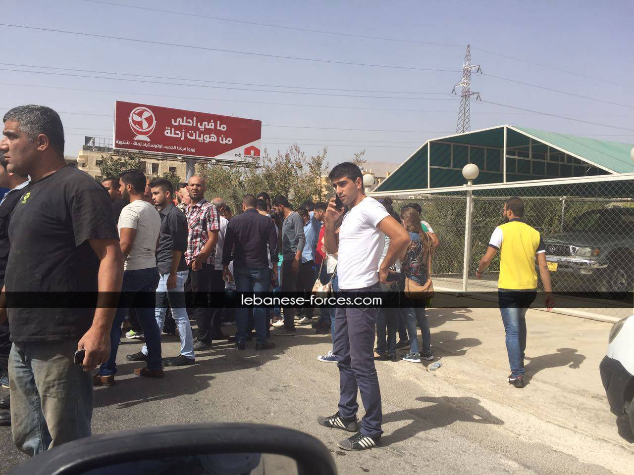 بالصور: دهس طالبة في الجامعة اللبنانية على اوتوستراد زحلة