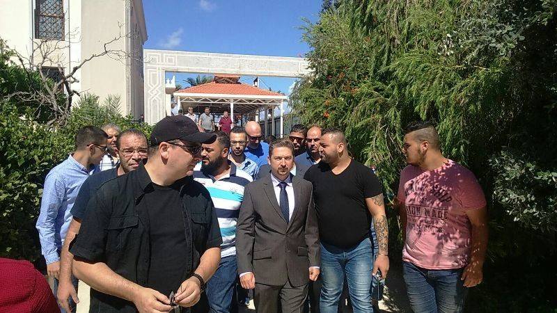 كرامي جال في الميناء واطلع على اوضاع المواطنين