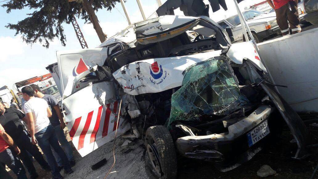 بالصور.. مقتل مسعف بحادث سير مروّع في البقاع