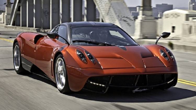 Pagani تسحب سياراتها الخارقة الباهظة السعر