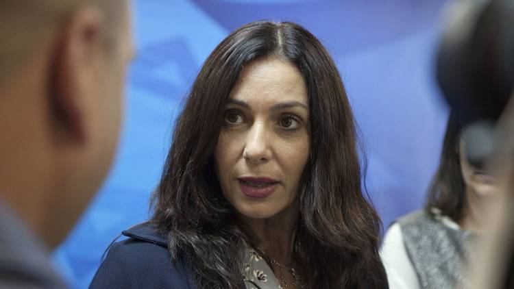 محمود درويش "يطرد" وزيرة الثقافة الإسرائيلية من حفل سينمائي