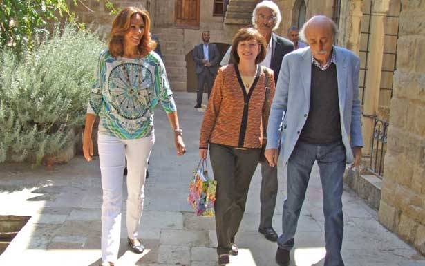 جنبلاط التقى السفيرة  الأميركيّة في المختارة