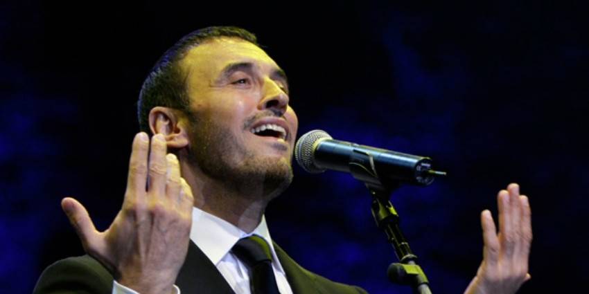 بالصورة: كاظم الساهر يطيح بإليسا!